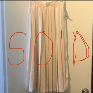 Dividends winter white long pleated skirt